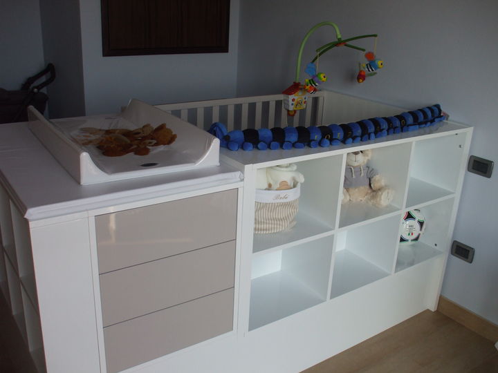 Cameretta prima infanzia trasformabile.